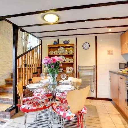 3 Bed In York Oc-Y053A