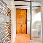 3 Bed In York Oc-y053a